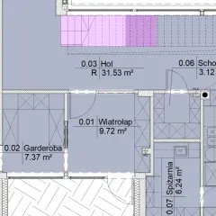 Plan architektoniczny z zaznaczonymi pomieszczeniami: hol, garderoba, spiżarnia, kuchnia. Widać różnice między powierzchnią zabudowy a użytkową.