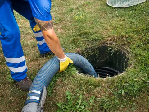 Odpowietrzenie szamba - Jak je zrobić poprawnie i bez zapachu?