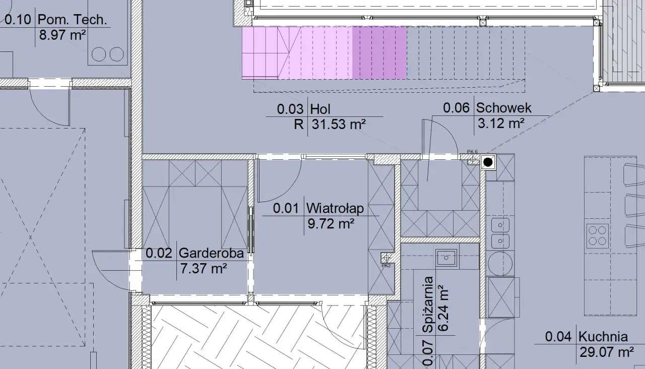 Plan architektoniczny z zaznaczonymi pomieszczeniami: hol, garderoba, spiżarnia, kuchnia. Widać różnice między powierzchnią zabudowy a użytkową.